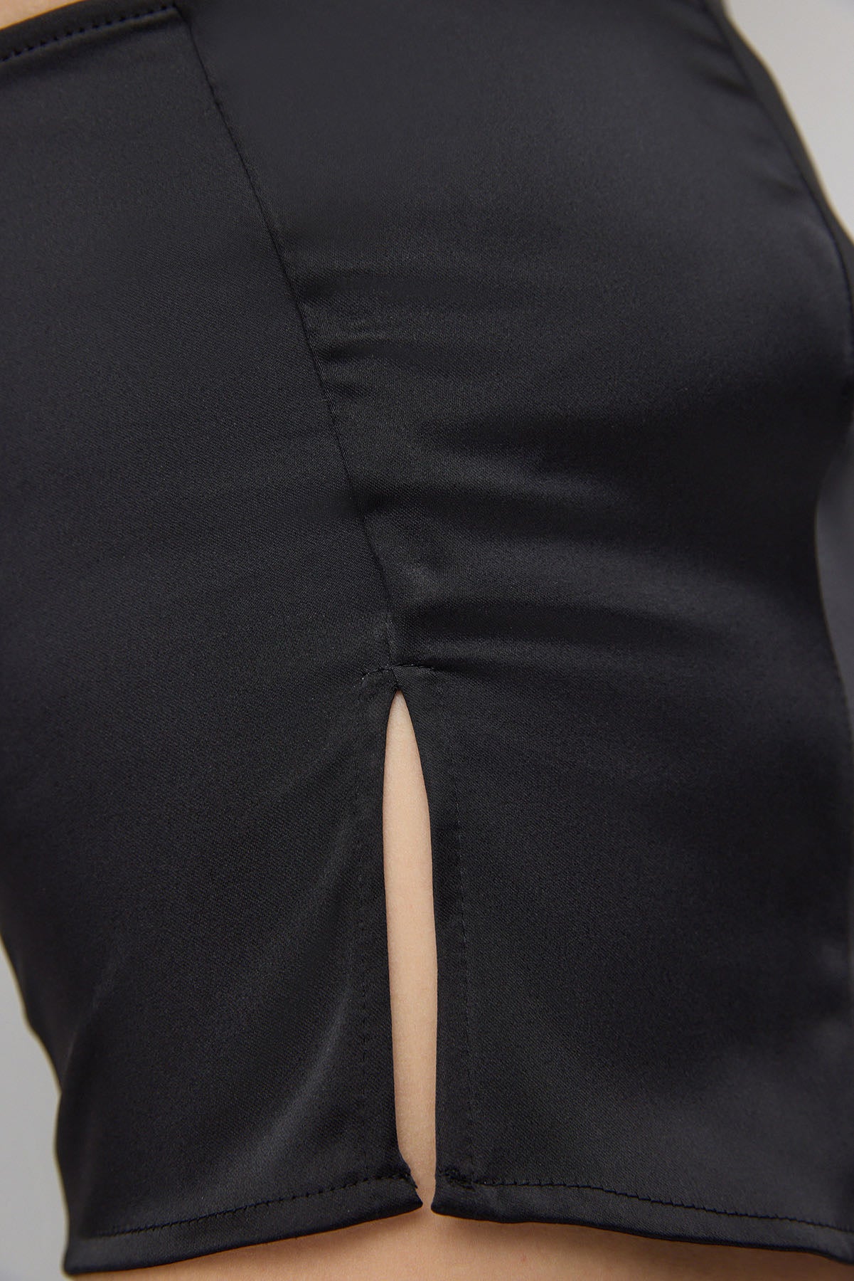 Saten Crop Top