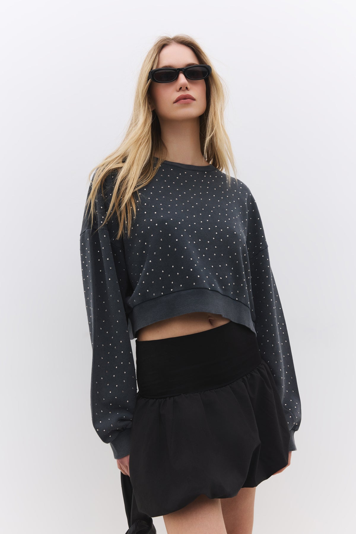 Taş Detaylı Kısa Fit Sweatshirt