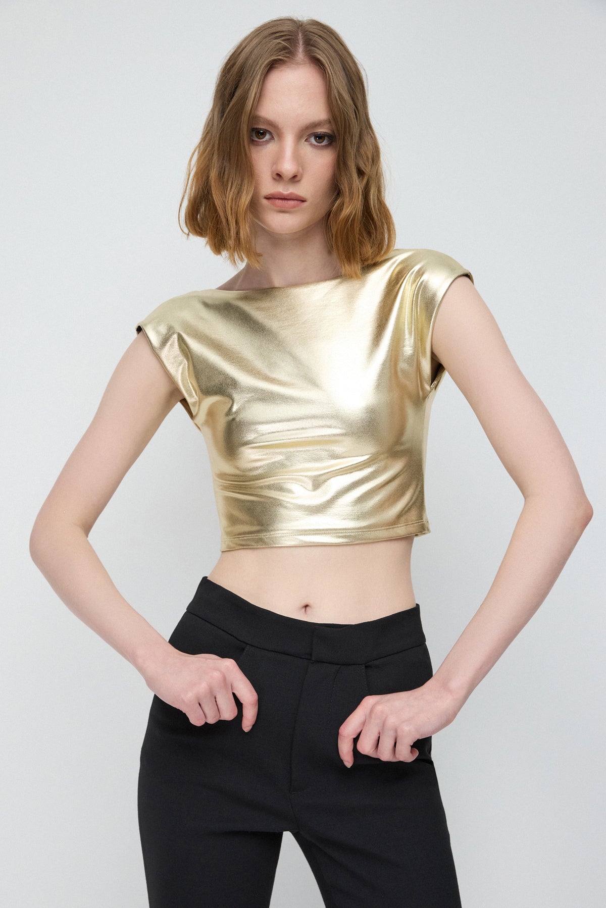 Parlak Sırt Dekolteli Basic Crop Top