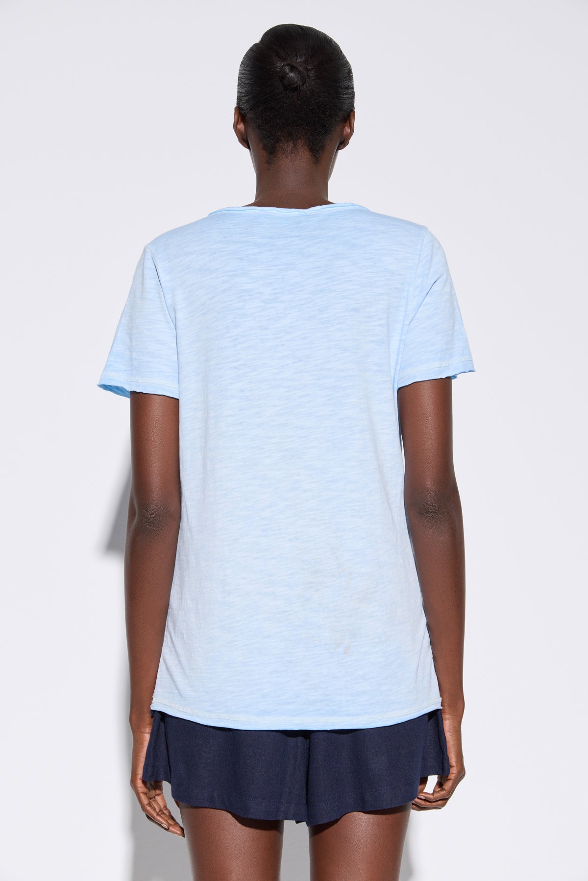 V Yaka Basic T-shirt