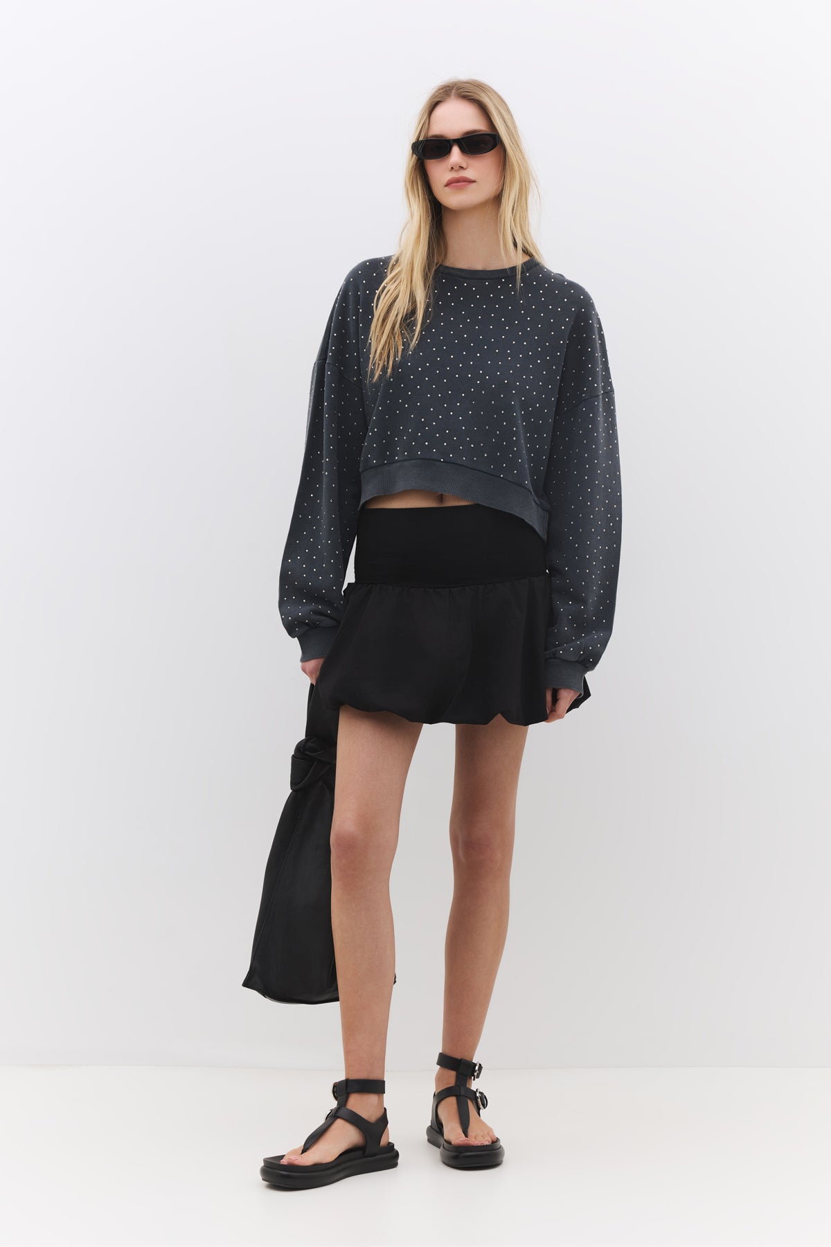 Taş Detaylı Kısa Fit Sweatshirt