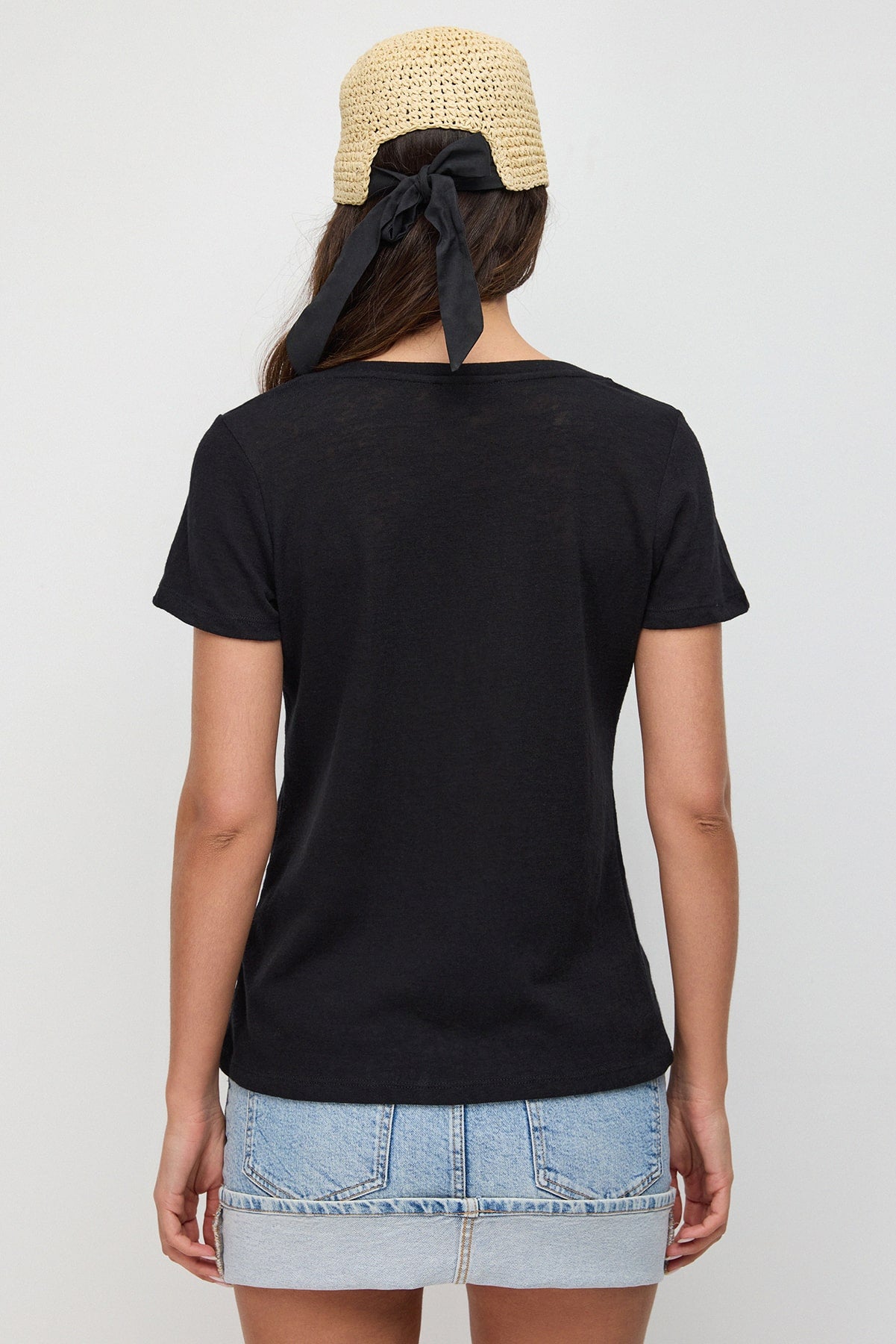 V Yaka Keten Basic T-shirt