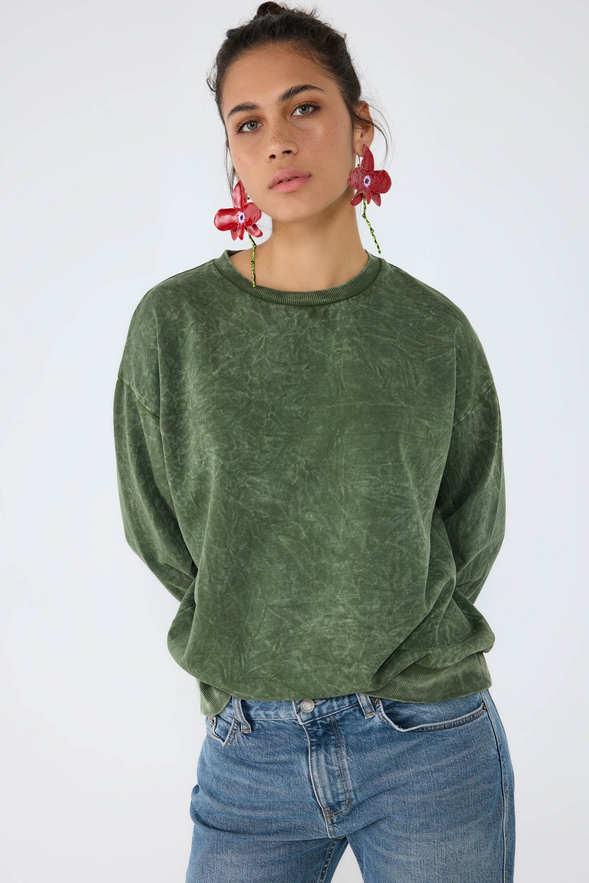 Bisiklet Yaka Basic Asit Yıkamalı Sweatshirt