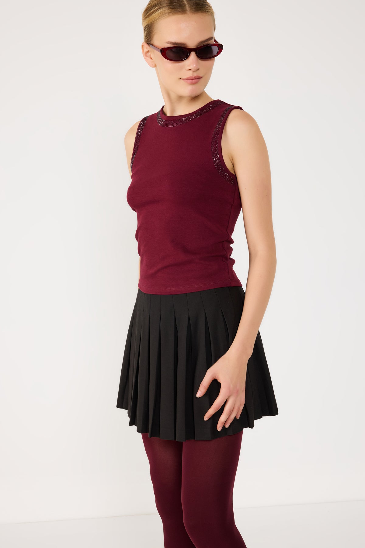 Bordo Taş Detaylı Sıfır Kol Slim Fit Body