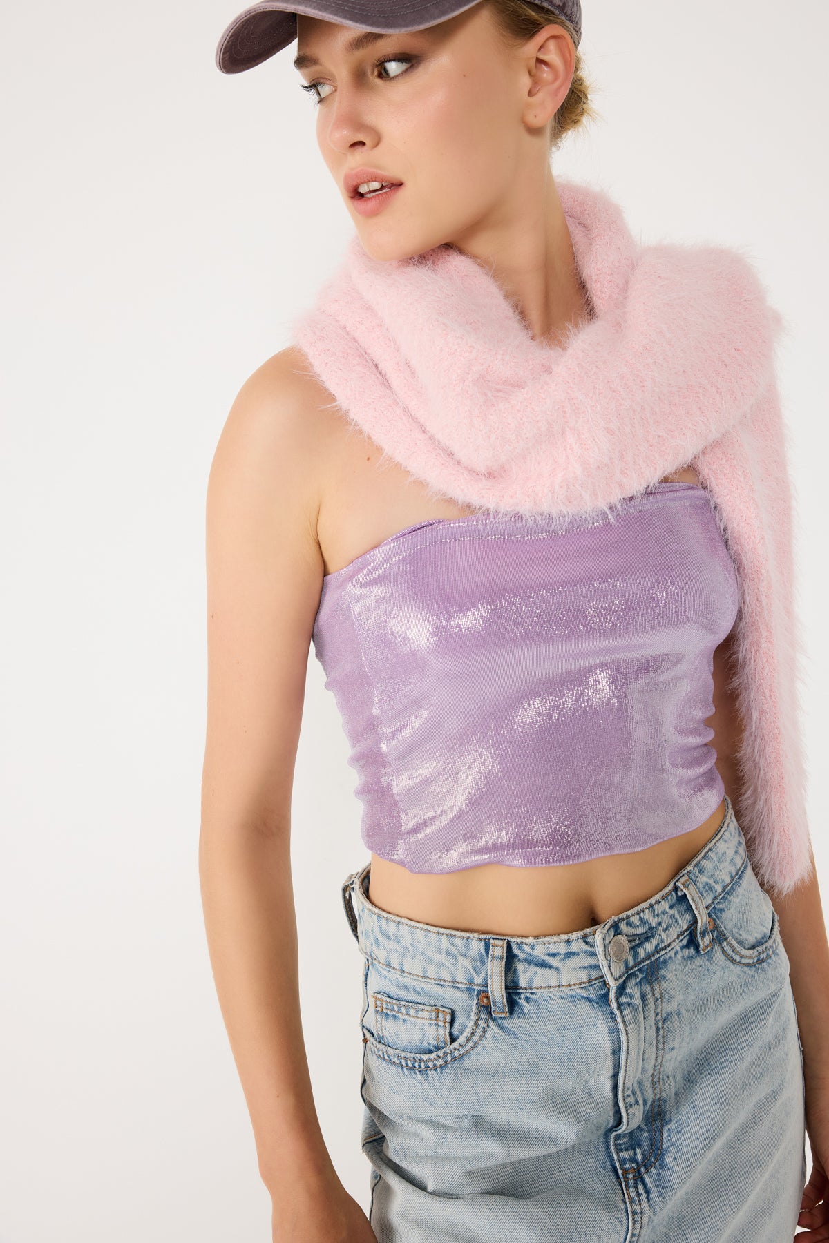 Lila Parlak Kumaş Straplez Crop Top